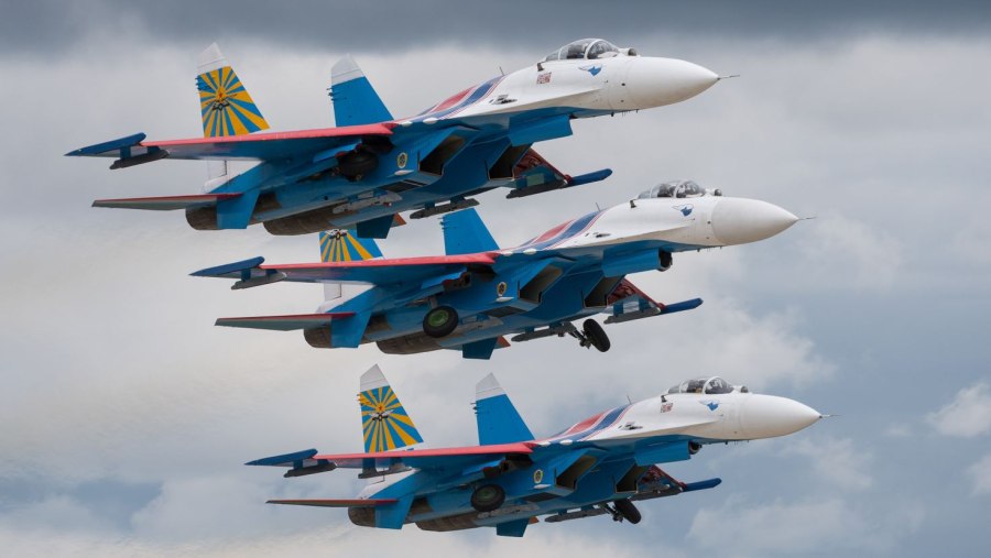 Истребитель Су-30см