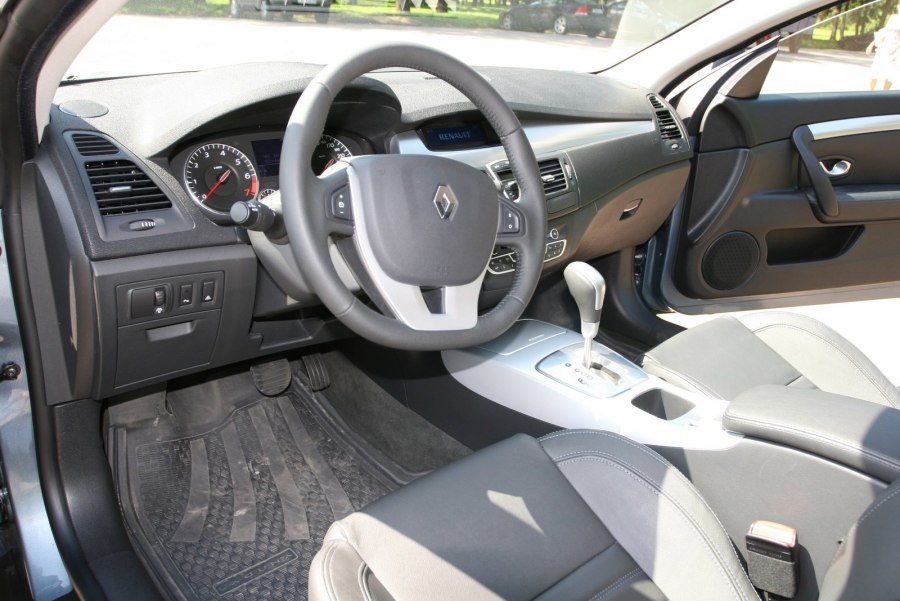 Renault Laguna 2 салон