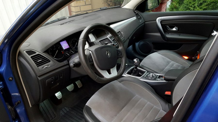 Renault Laguna 2008 седан салон