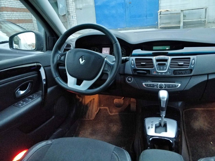 Renault Laguna 2002 салон