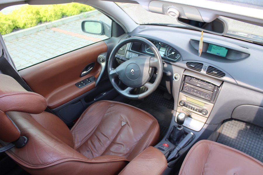 Renault Laguna 2002 салон