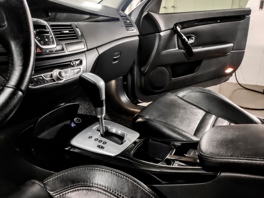 Renault Laguna 2 кожаный салон
