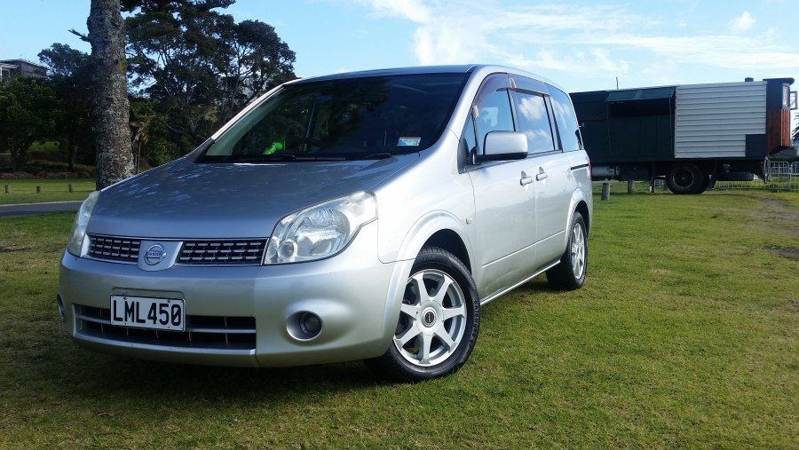 Nissan Lafesta салон