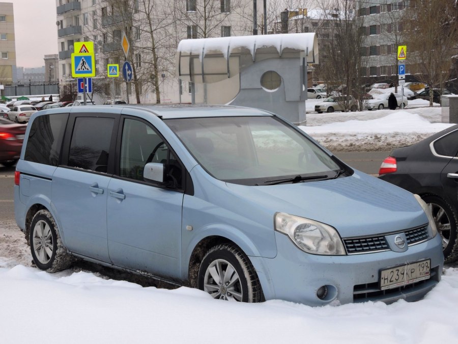 Родные багажники на Nissan Lafesta