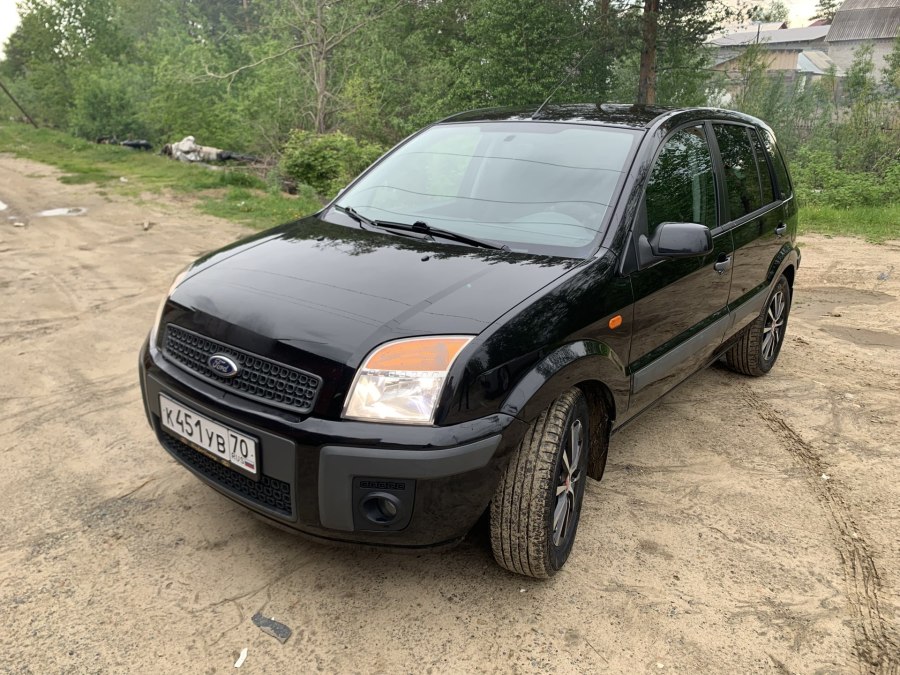 Ford Fusion черный