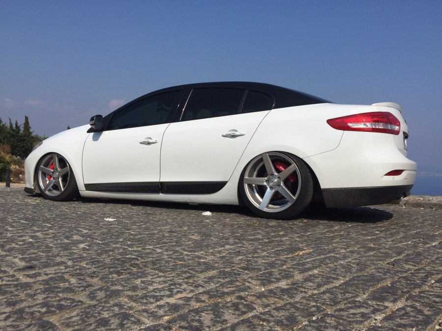 Renault Fluence Stanced