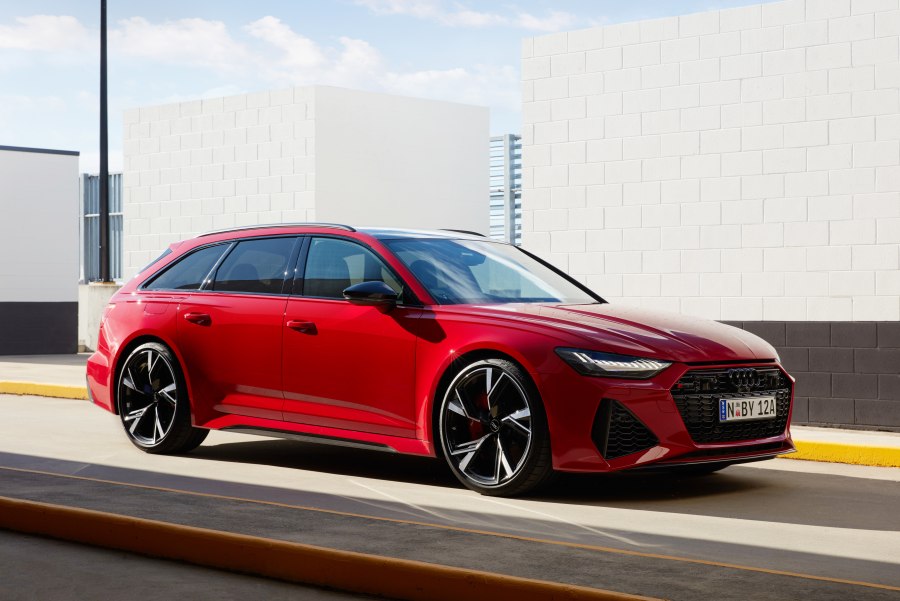 Audi rs6 avant 2020 Red