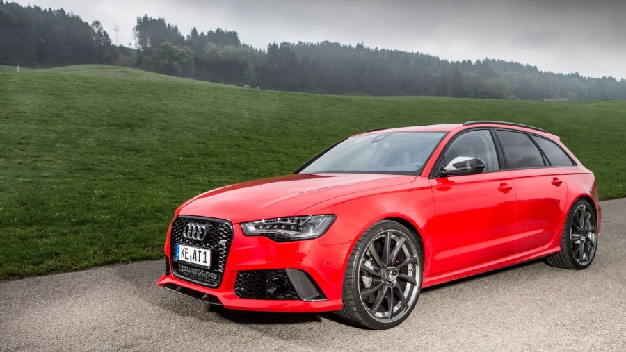 Audi rs6 avant Red