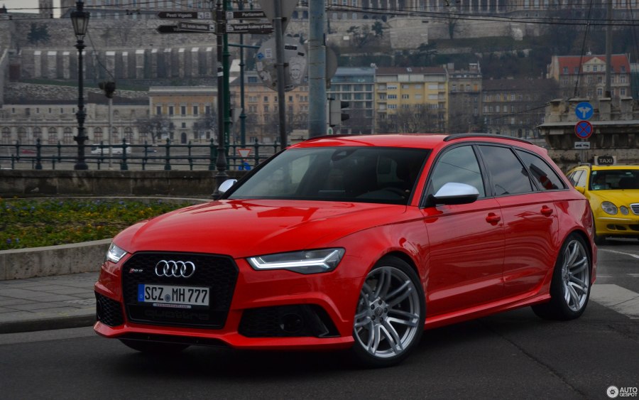 Audi rs6 Red 2021