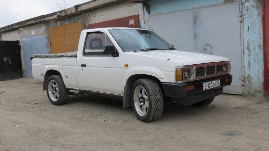 Ниссан Датсун 1988