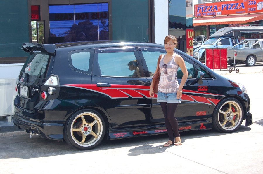 Девушка Хонда джаз