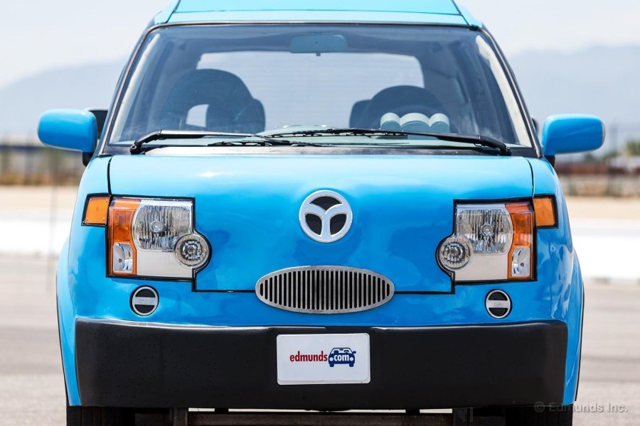 Албанский минивэн Tartan Prancer