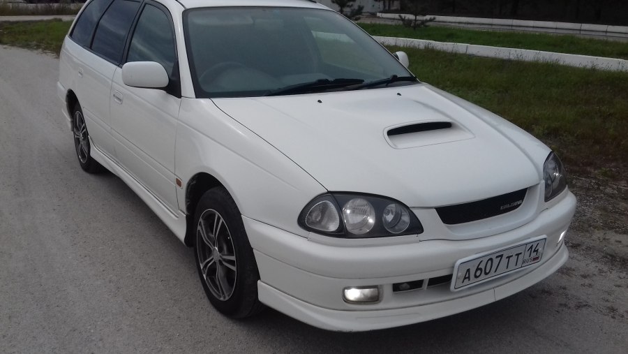 Toyota Caldina 215 белая