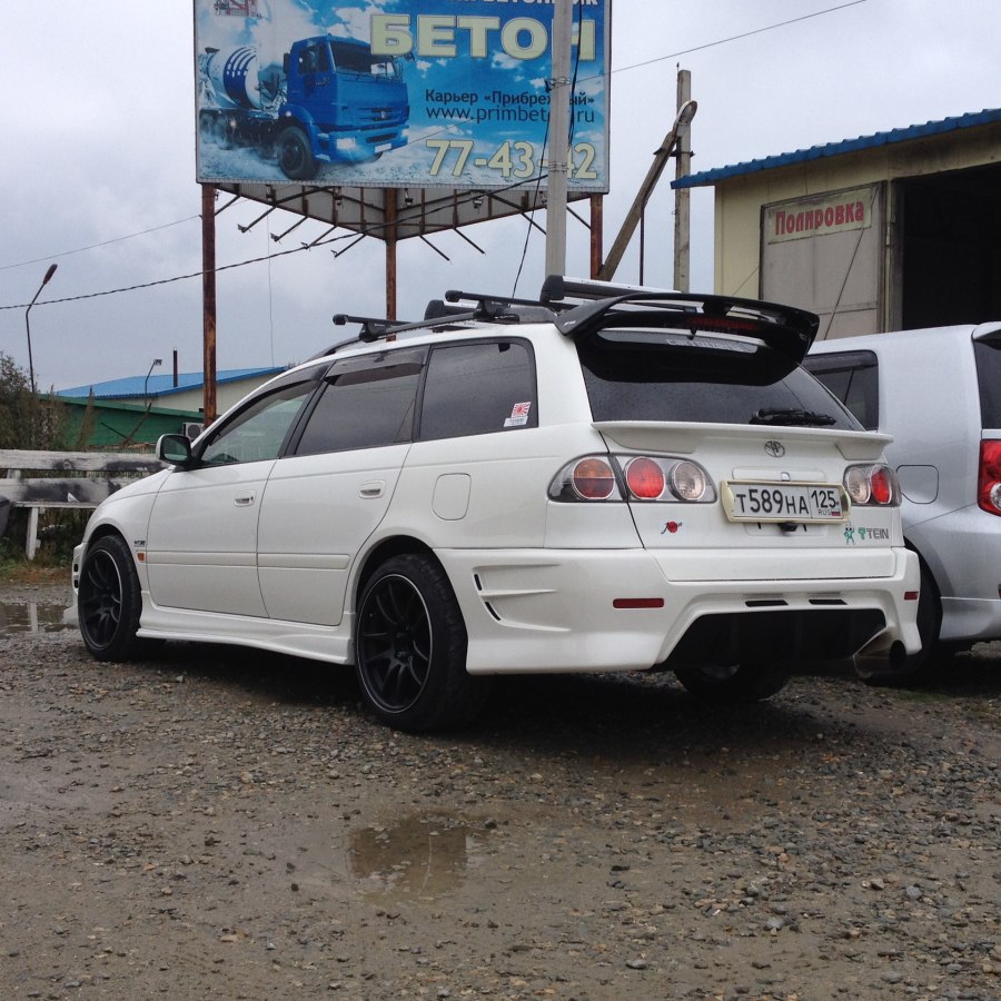 Toyota Caldina st215