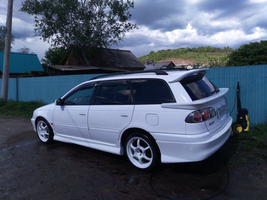 Toyota Caldina 215
