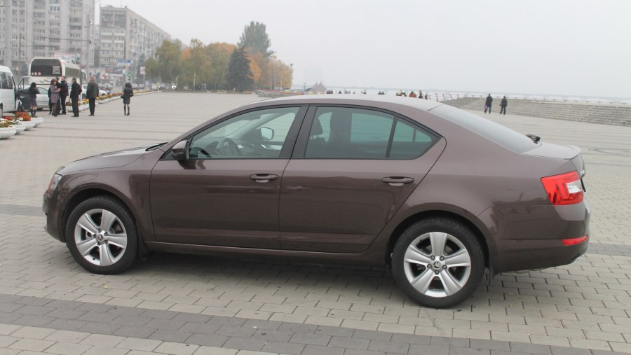 Skoda Octavia, 2014 коричневый