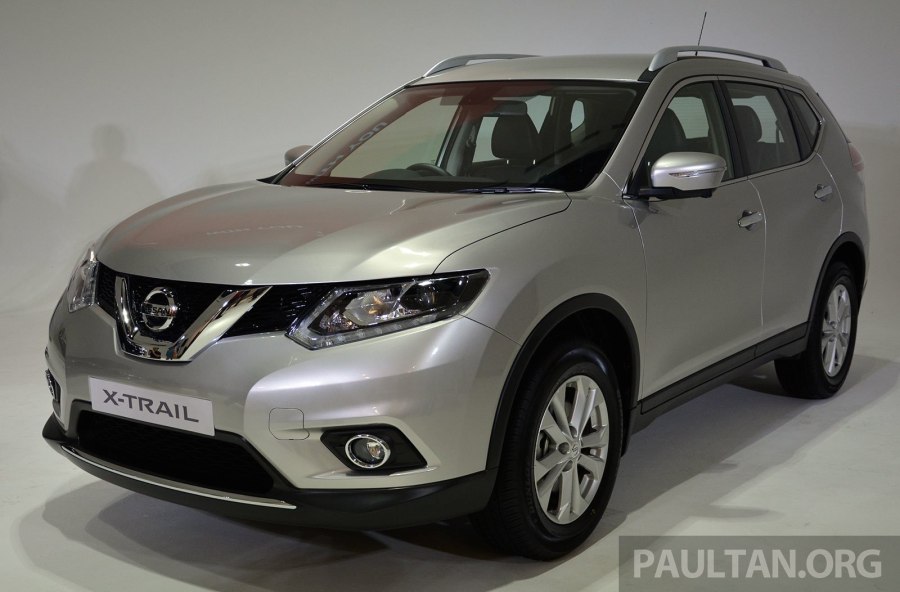 Nissan x-Trail 2017 серебристая