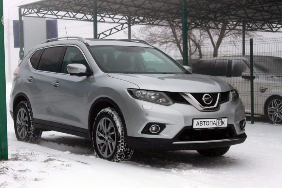 Nissan x-Trail t32 серый