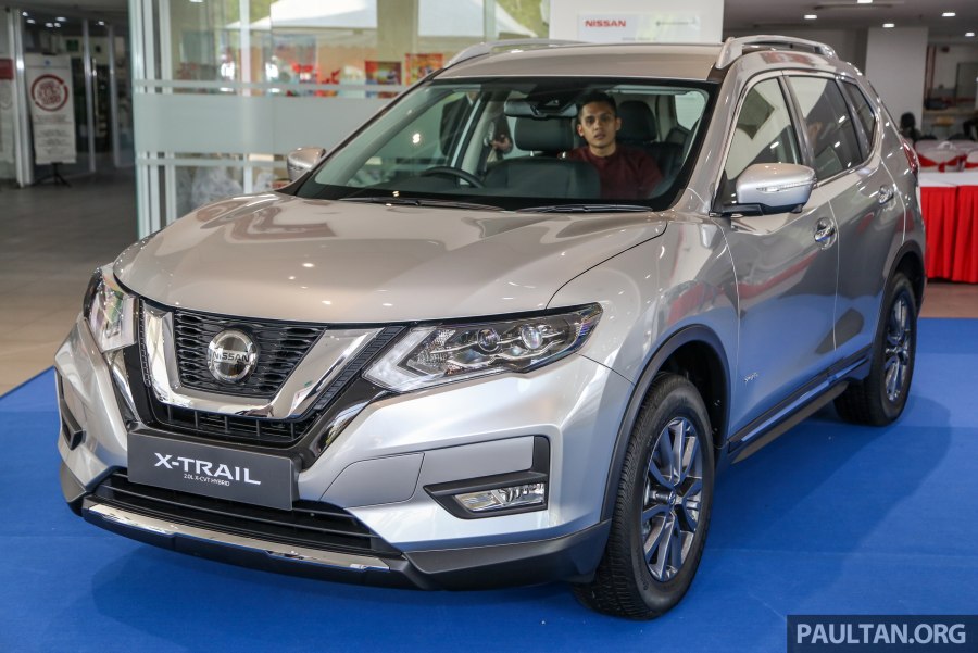 Nissan x-Trail 2012 серебристый