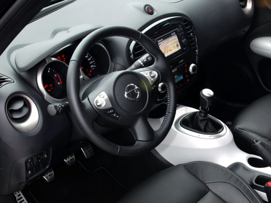 Nissan Juke 2013 интерьер