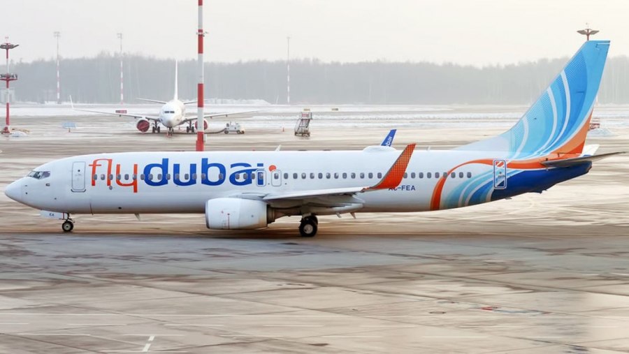 Самолёт Флай Дубай Боинг 737