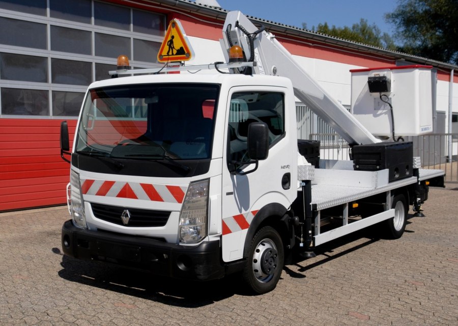 Cela TP-20 Renault Maxity