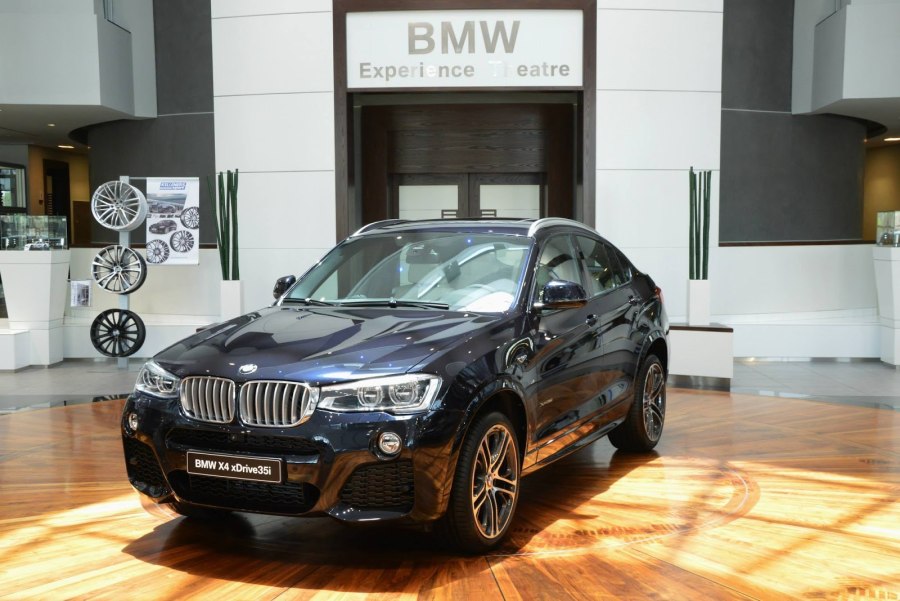BMW x4 2021 черный карбон