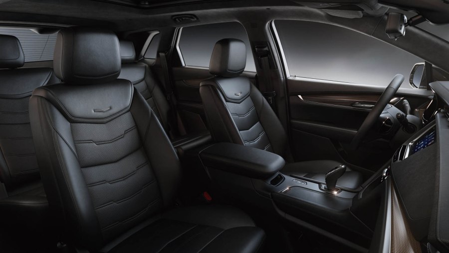 Cadillac xt5 салон сзади
