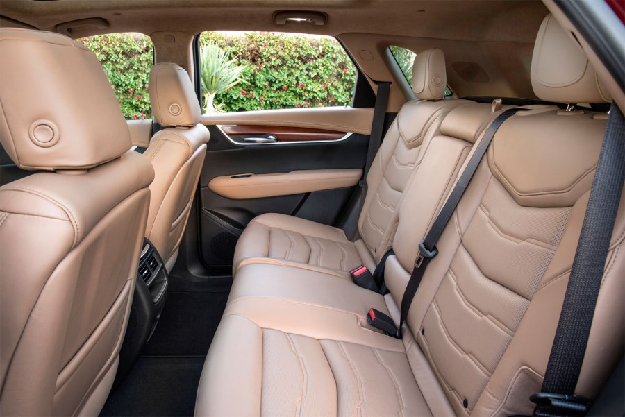 Cadillac xt5 салон