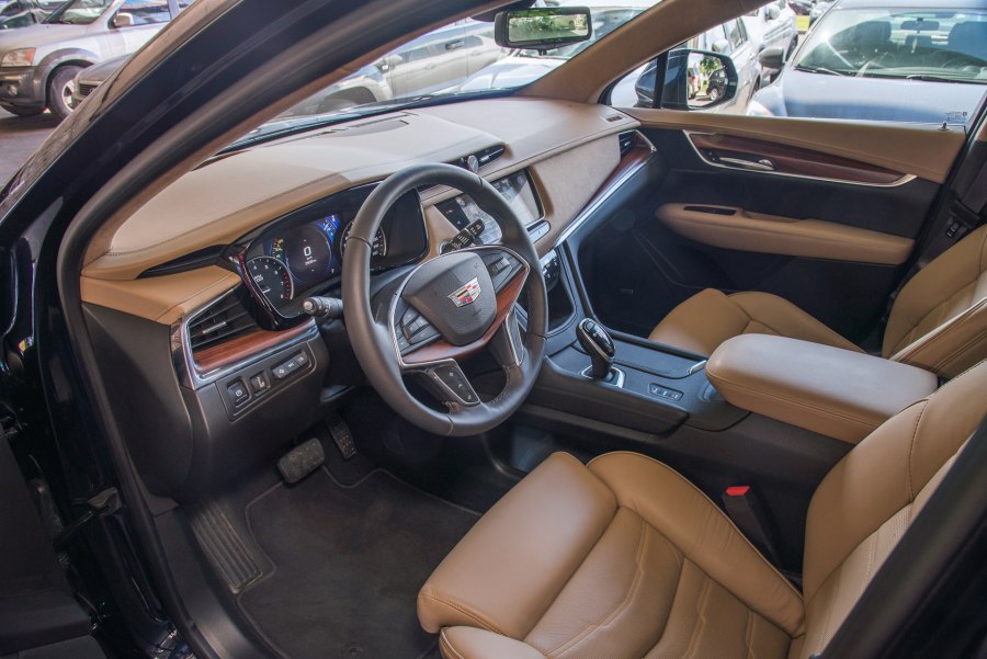 Cadillac xt5 салон