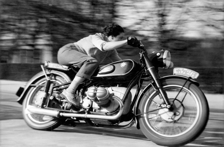 Мотоцикл BMW r68