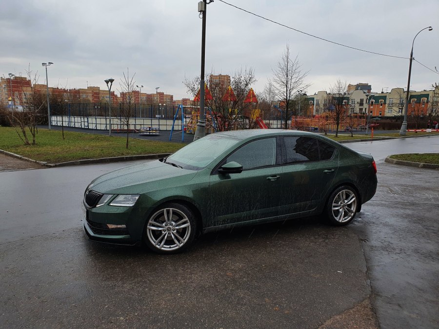 Skoda Octavia a7 зеленая
