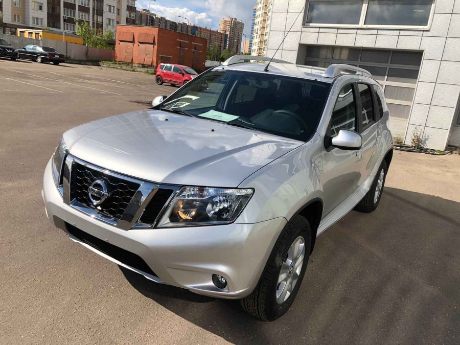 Ниссан Террано 2015