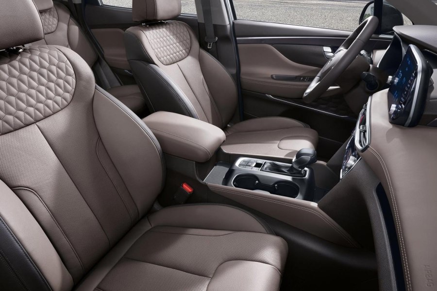 Hyundai Santa Fe 2019 черный салон