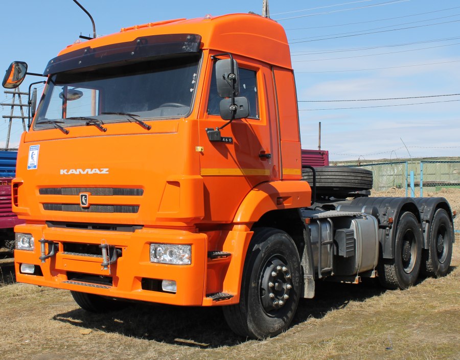 КАМАЗ-6460 седельный тягач