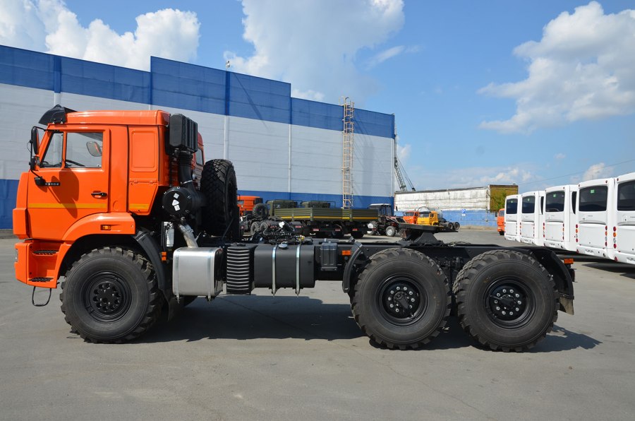 КАМАЗ 6х6 тягач 53504