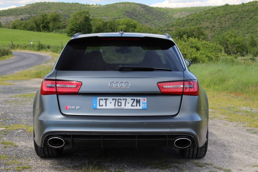 Audi rs6 avant зад