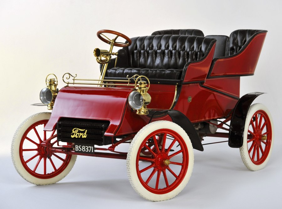 Автомобиль Карл Бенц 1885 год