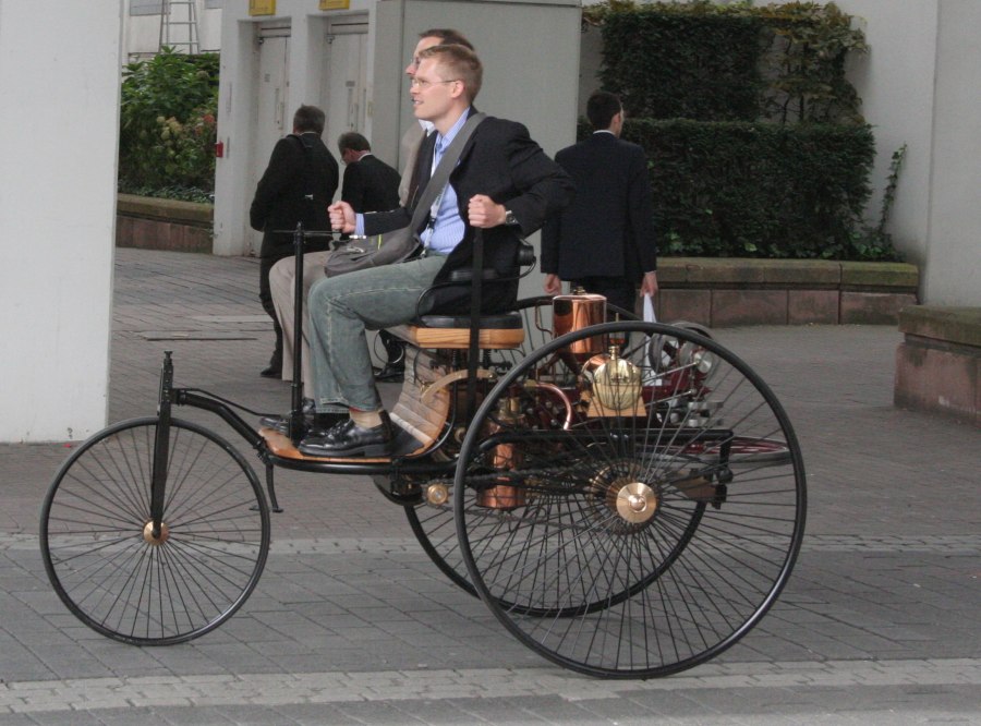 Автомобиль Карл Бенц 1885