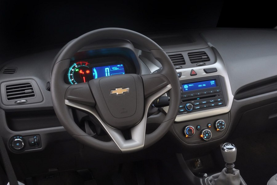 Chevrolet Cobalt 2022 салон