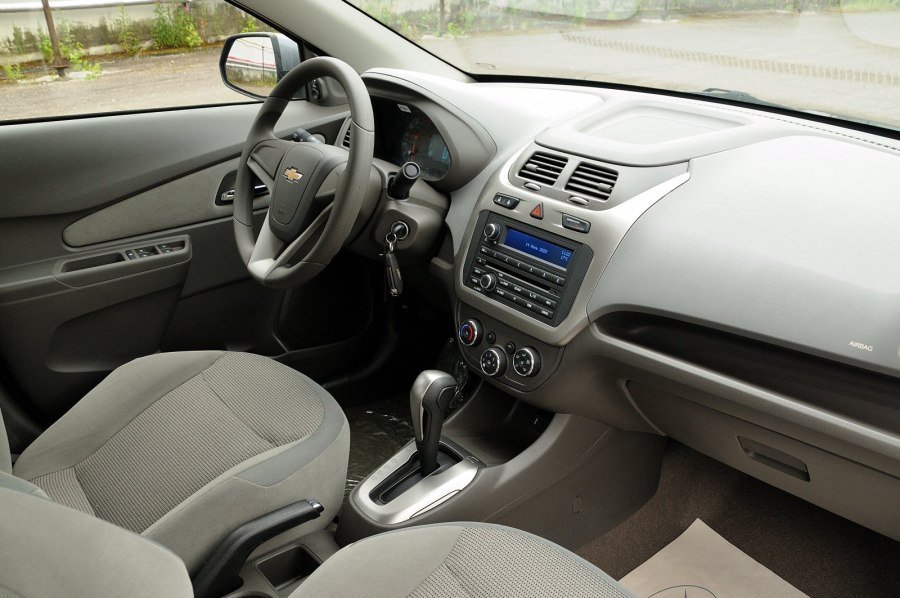 Chevrolet Cobalt 2022 салон