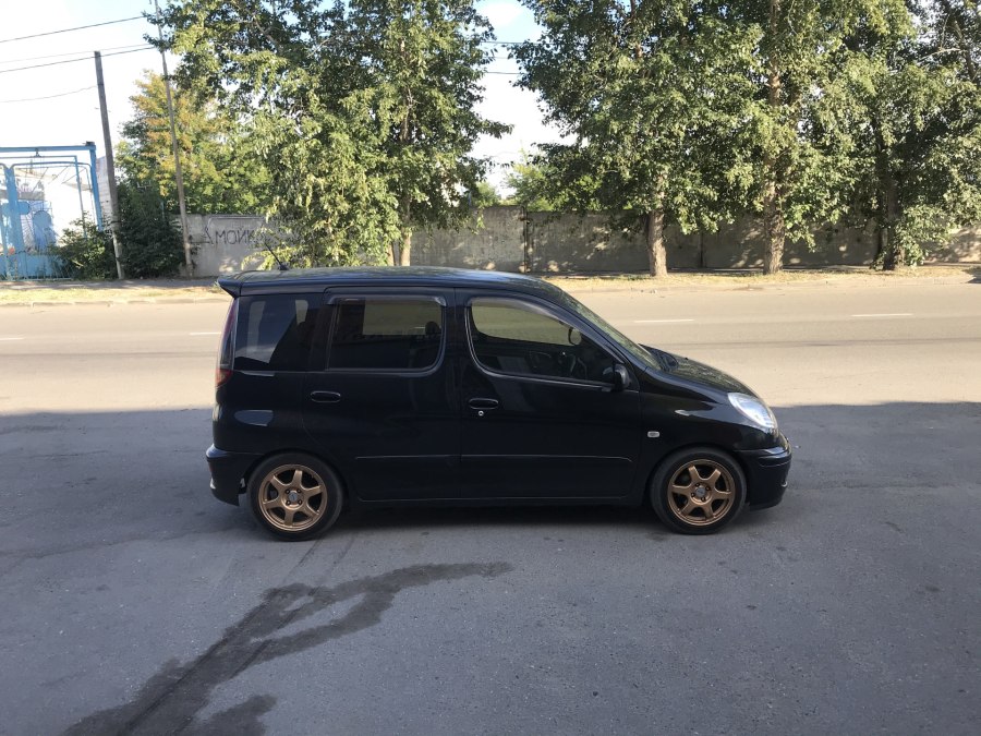 Тойота Функарго синяя