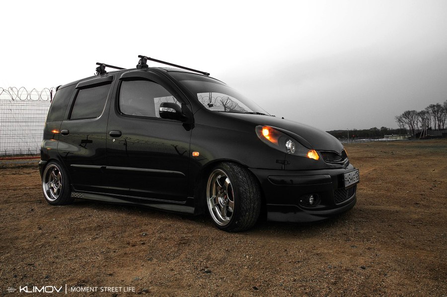 Toyota Funcargo stance