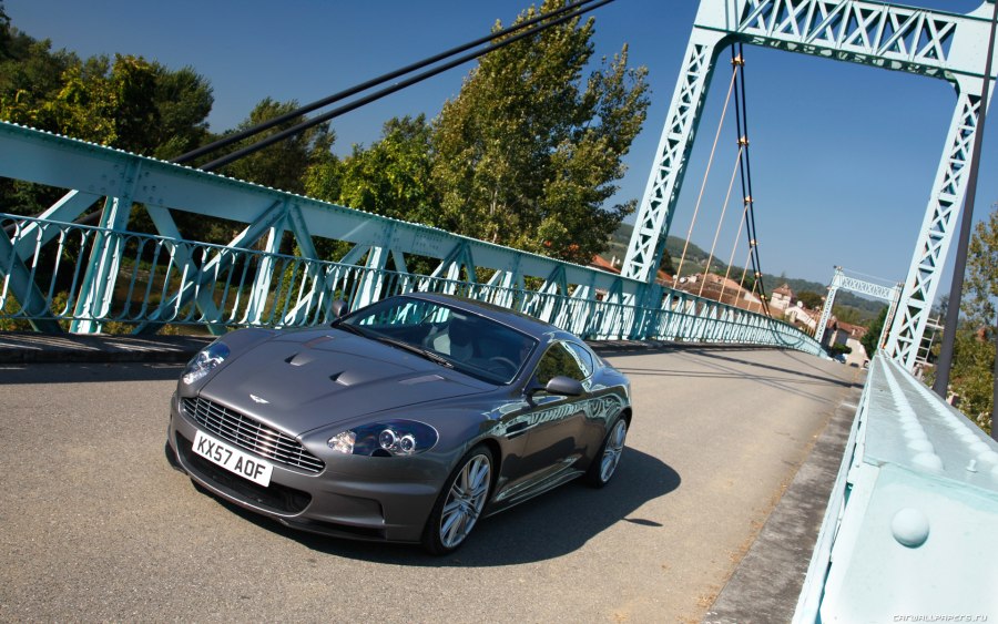 Aston Martin DBS v12