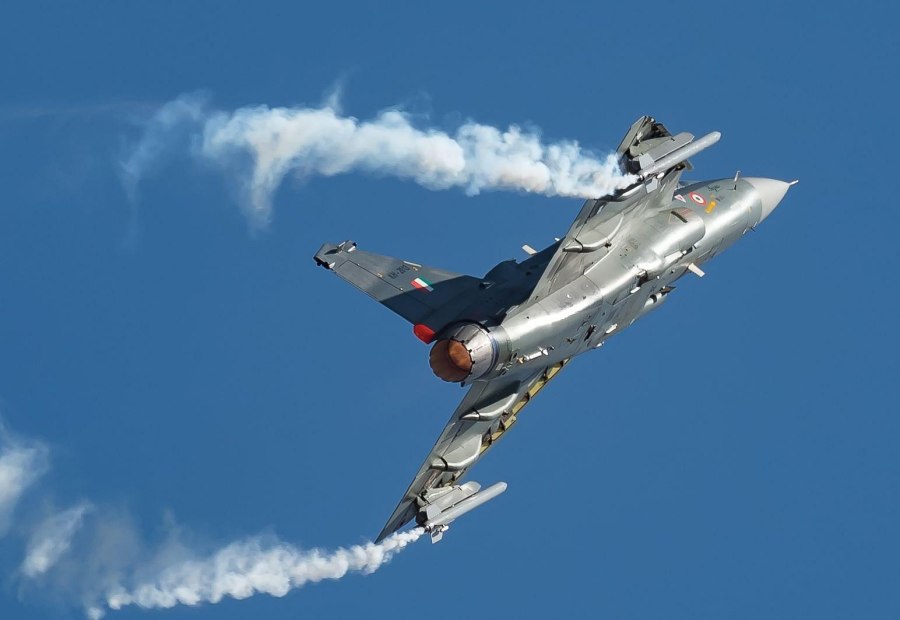 Самолетами hal Tejas