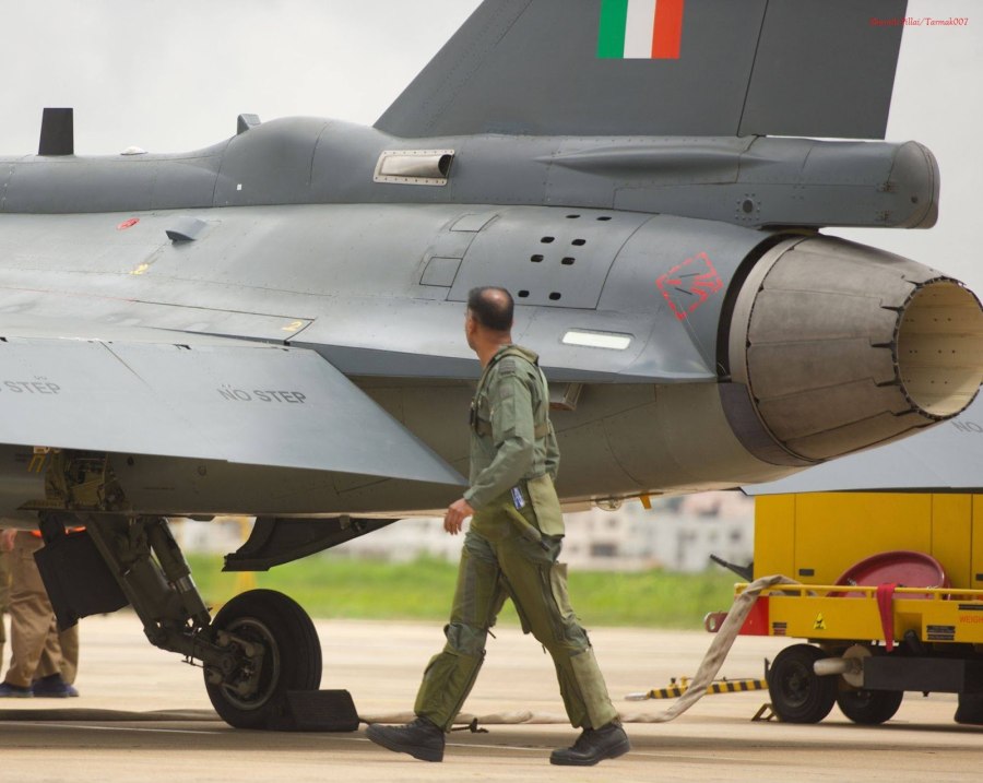 Hal Tejas истребитель