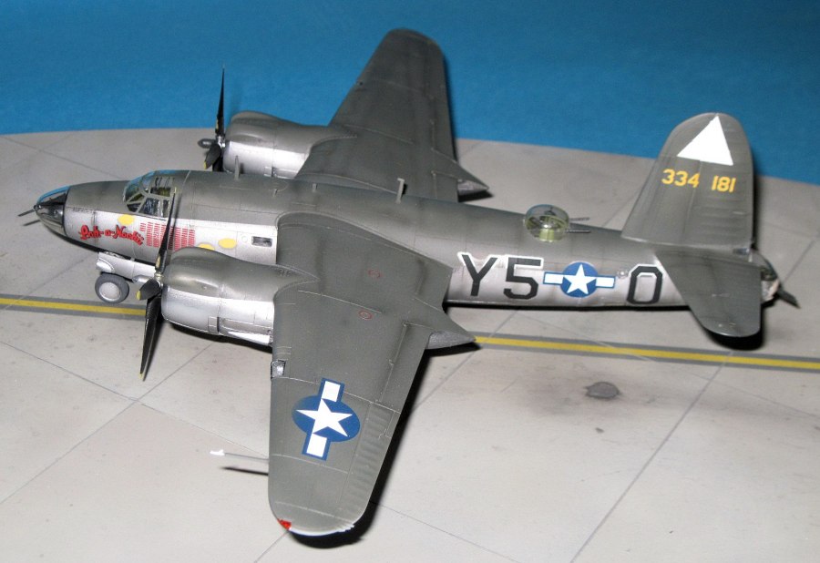 Самолет b-26