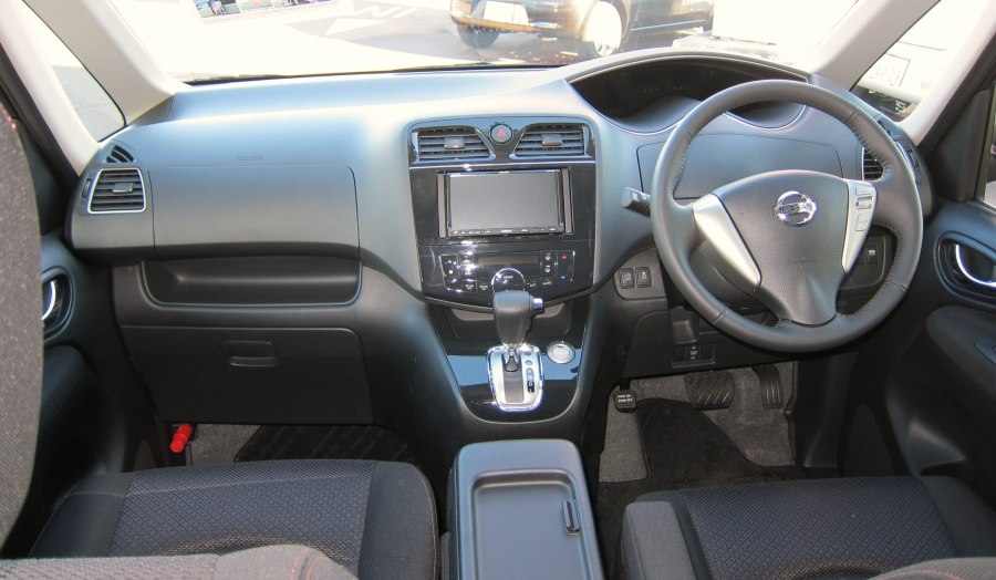 Nissan Serena 2010 Interior