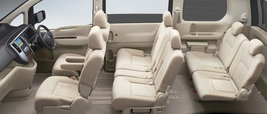 Nissan Serena 2006 салон
