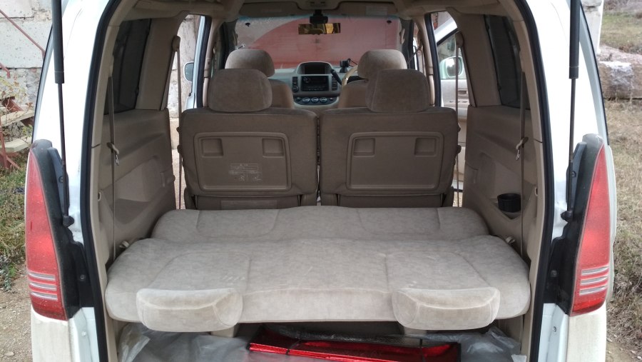 Nissan Serena 2000 салон